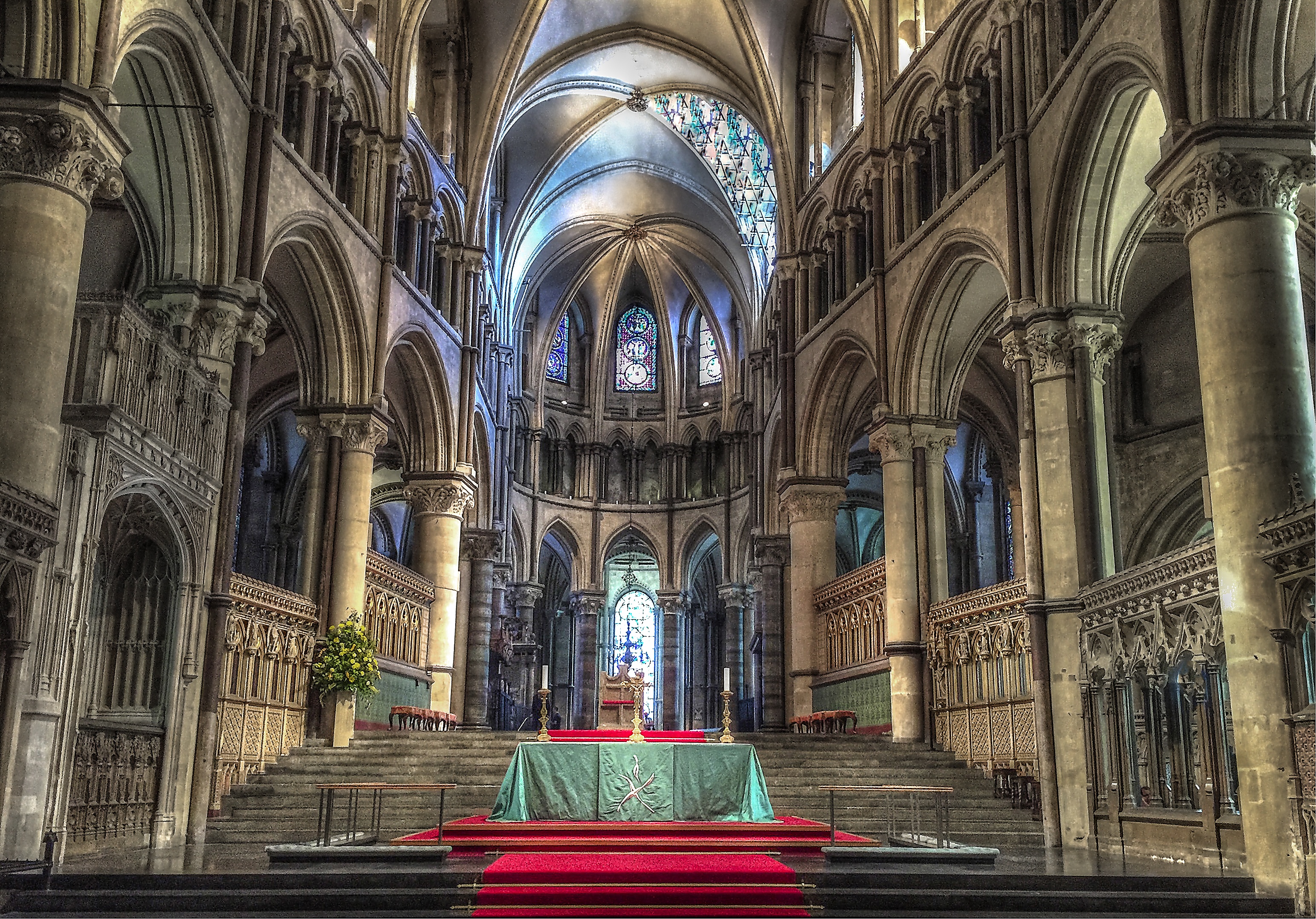 Canterbury Cathedral.jpg