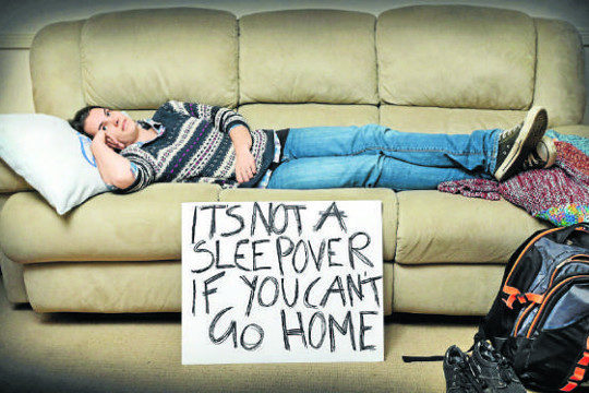 Sofa Surfing 1512036609 540X360 (002)